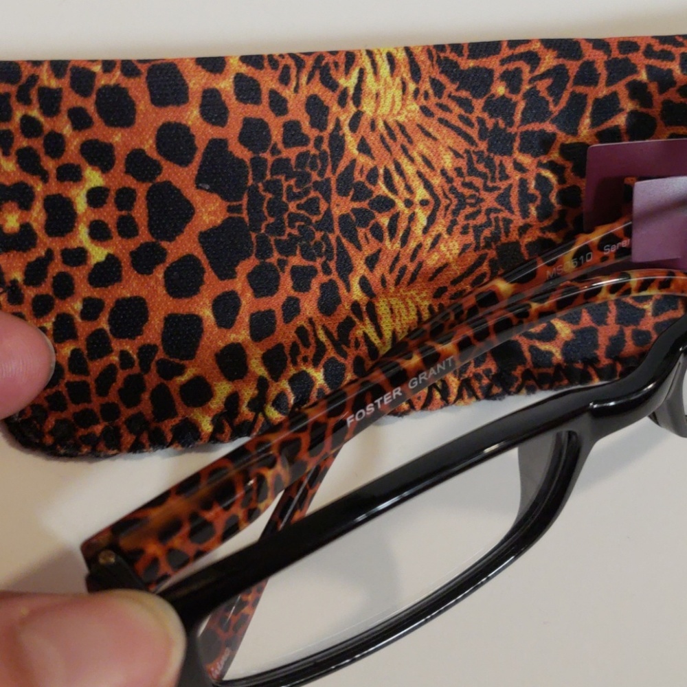 Reading glasses - Picture 2 of 4